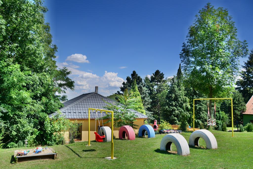 Areal Hradisek Villa Klobouky u Brna Buitenkant foto
