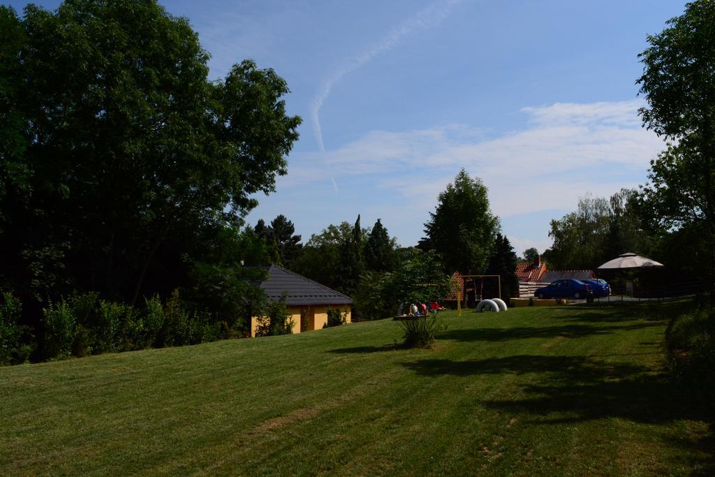 Areal Hradisek Villa Klobouky u Brna Buitenkant foto