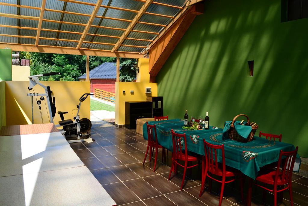 Areal Hradisek Villa Klobouky u Brna Buitenkant foto